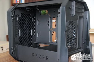 razer雷蛇版机箱评测 外部充满了雷蛇产品的气息之余用料和做工也十分考究